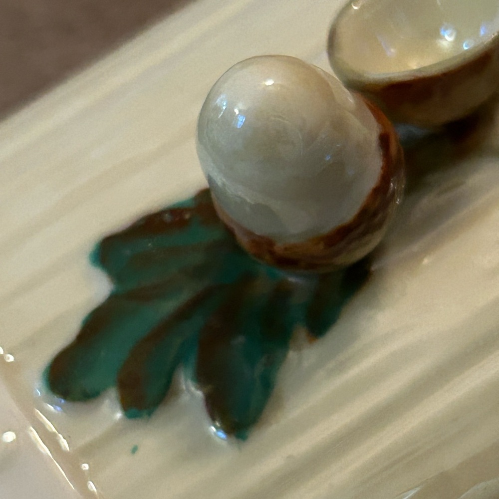 Vintage Belleek Acorn Lidded Box - Picture 10 of 15